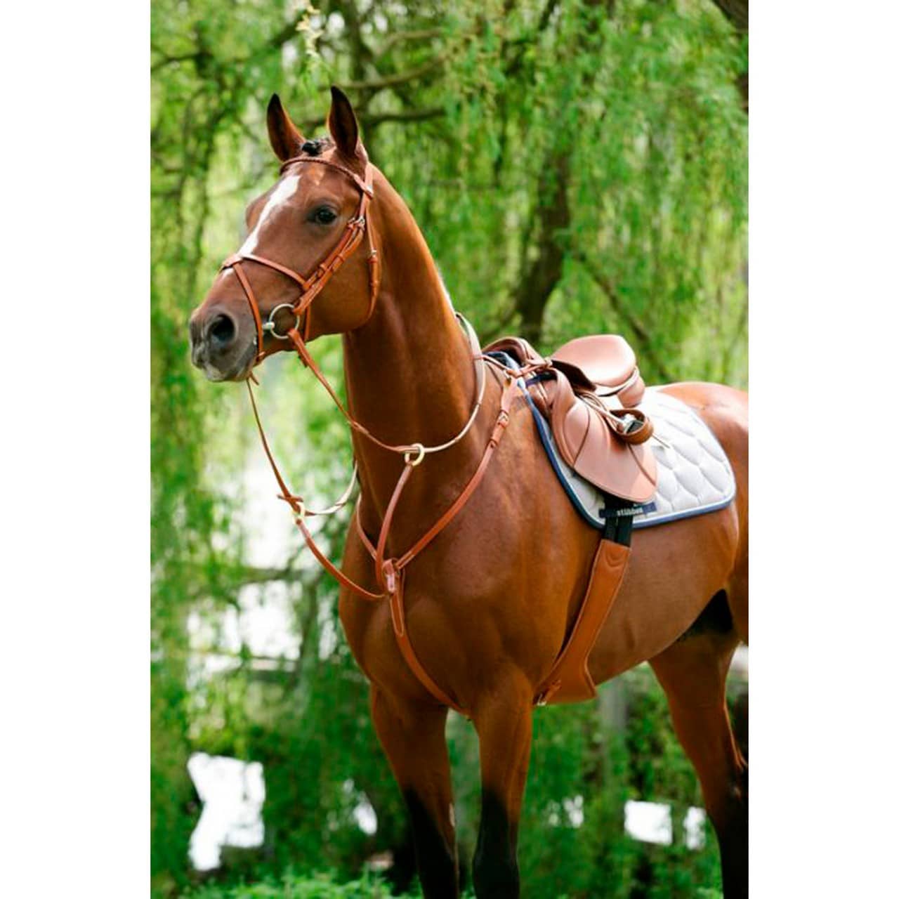 Breastplate with running attachment